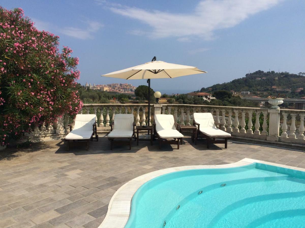 Villa Con Piscina A Imperia, Italy Exterior foto