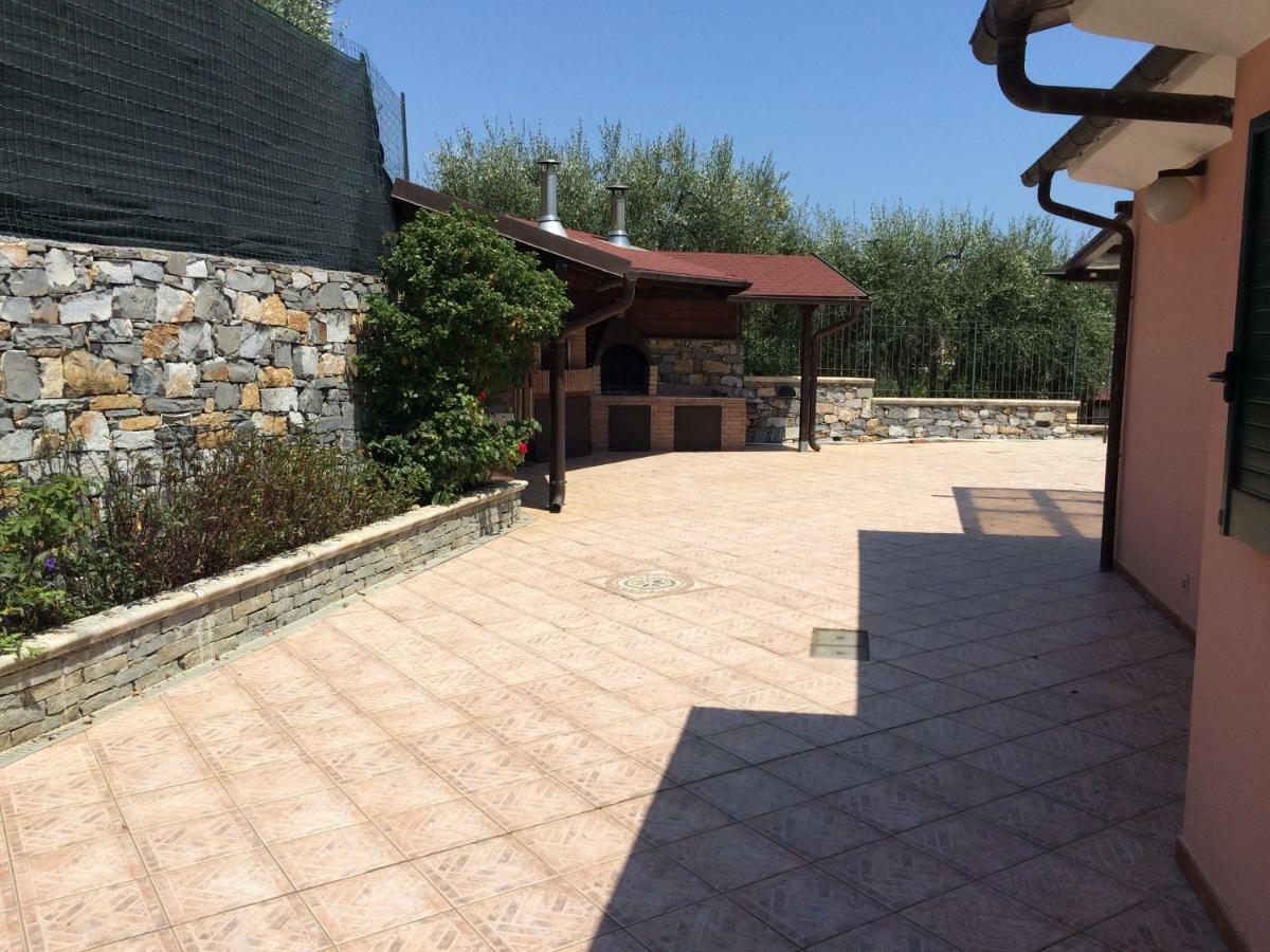 Villa Con Piscina A Imperia, Italy Exterior foto