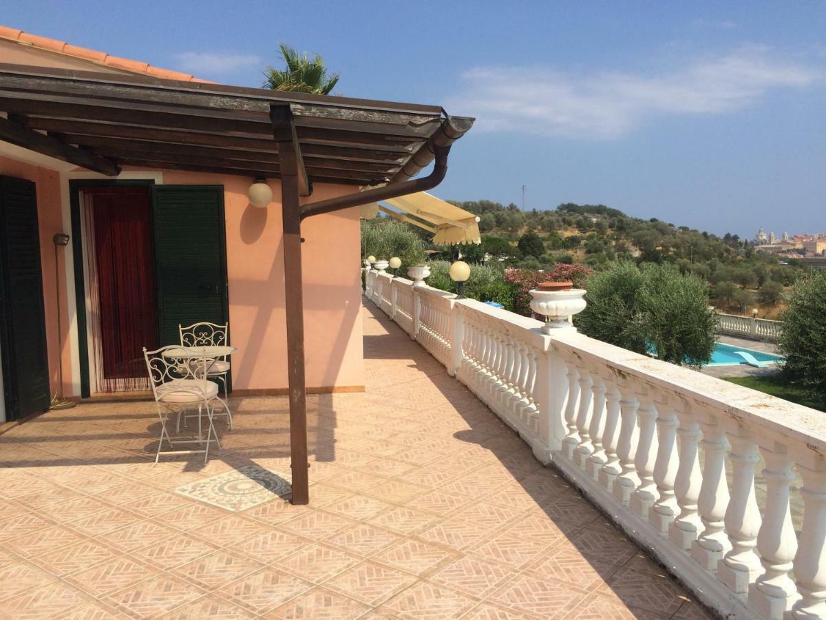 Villa Con Piscina A Imperia, Italy Exterior foto