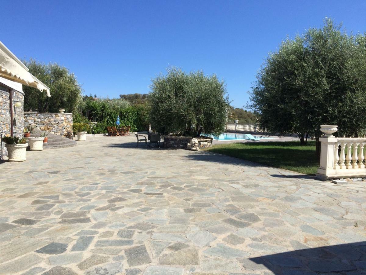 Villa Con Piscina A Imperia, Italy Exterior foto